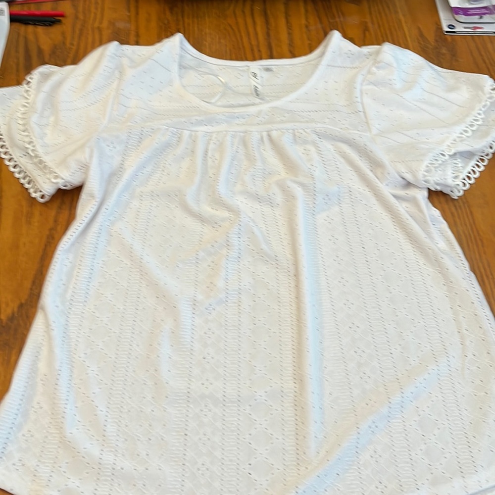 NY Collection White Smock Eyelet Blouse with Large Flutter Sleeves XL